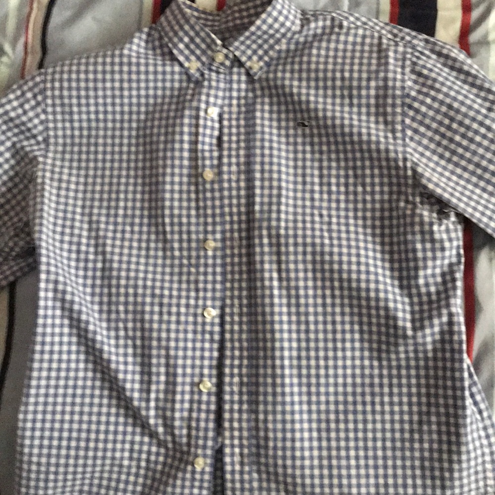 Boys vineyard vines button down shirt size XL
